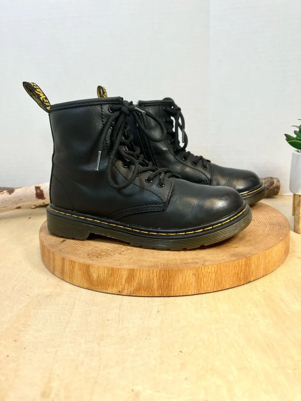 Dr. Martens Kids 1460J Black Leather Lace Up Boots Size 2